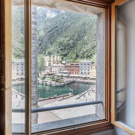 Old Harbour House W/lake View * Riva del Garda