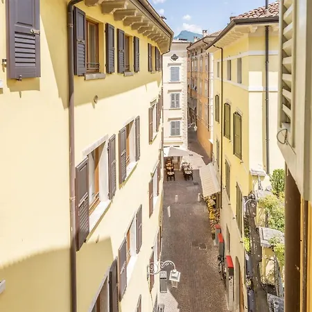 Old Harbour House W/lake View Riva del Garda